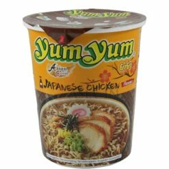 Titelseite -ASIA-IN Geschäft yumyum japanische huhn soja instant nudeln im becher 70g